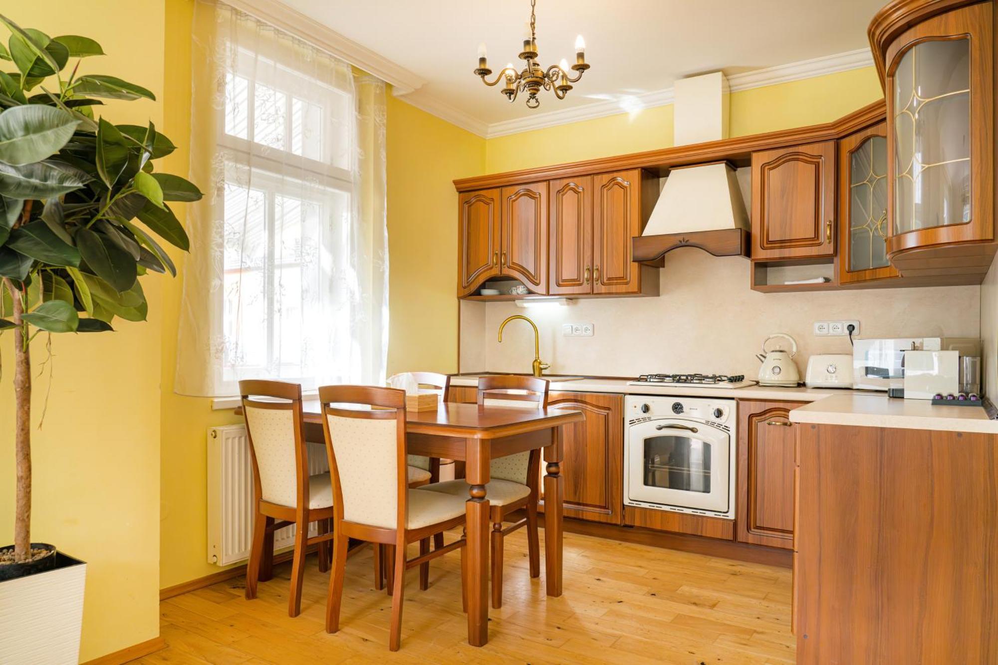 Emausy Apartment